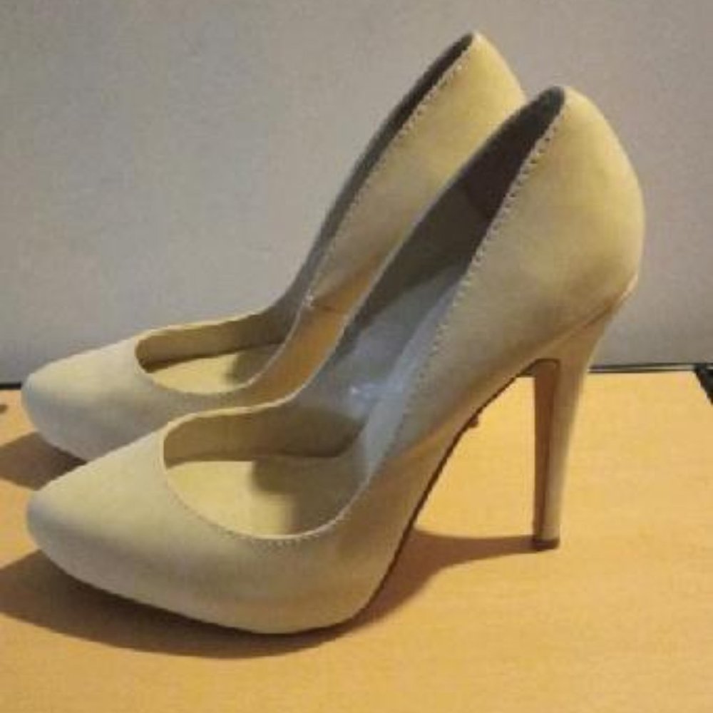 Shoes - Picture 3 of 5